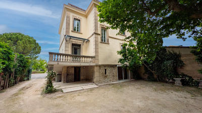 Maison - 204 m² - 8 pièces