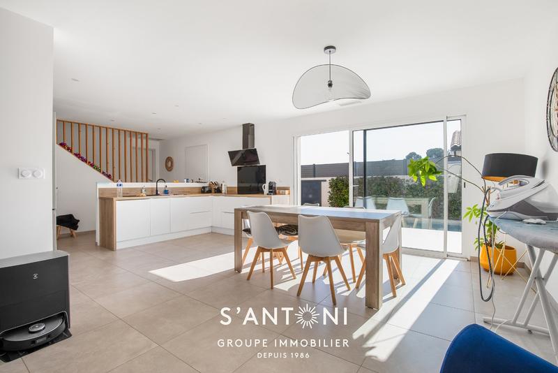 Maison - 100 m² - 5 pièces