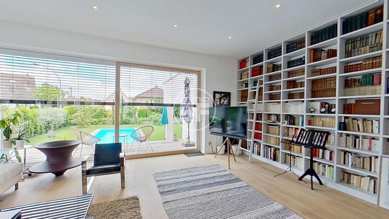 Maison - 308 m² - 8 pièces