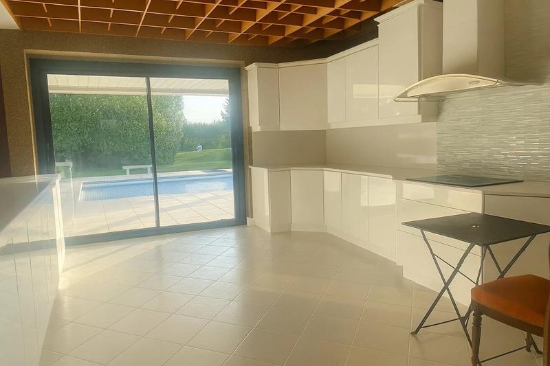 Maison - 290 m² - 6 pièces