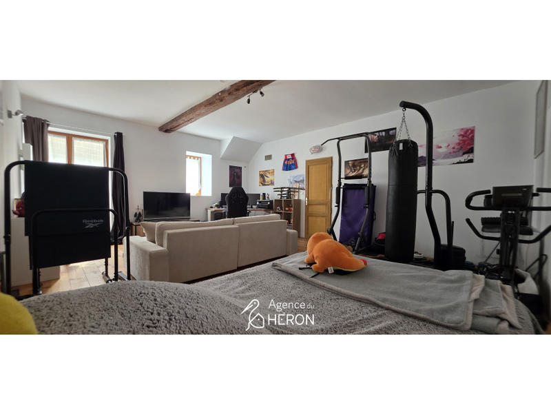 Maison - 217 m² - 6 pièces