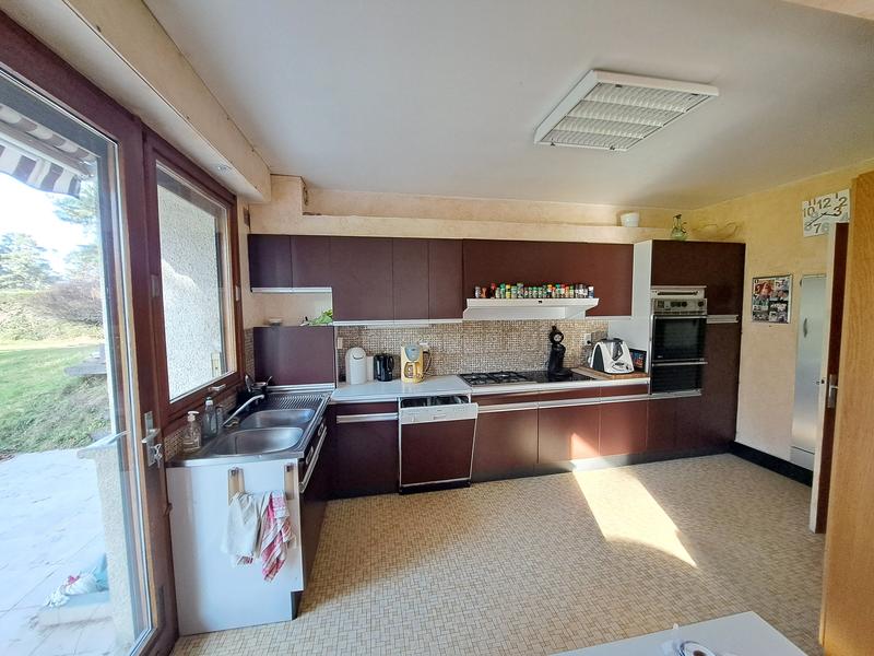 Maison - 248 m² - 9 pièces