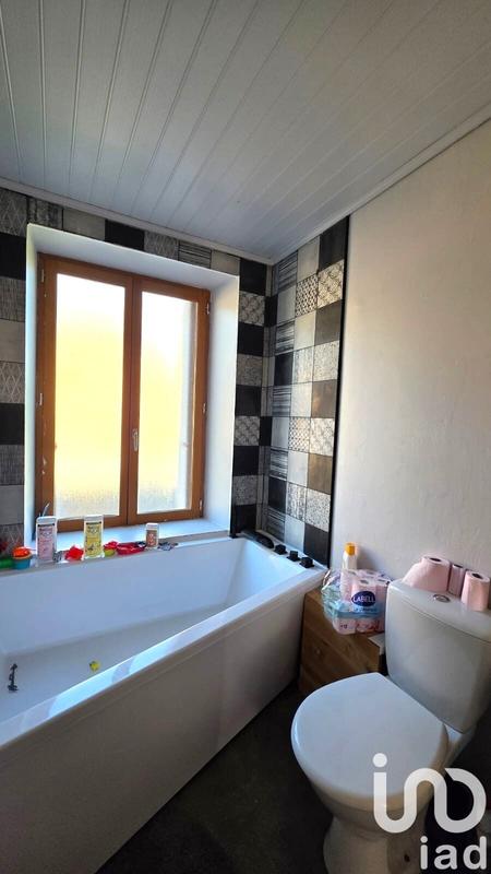 Maison - 220 m² - 8 pièces