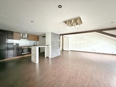 Appartement - 96 m² - 4 pièces