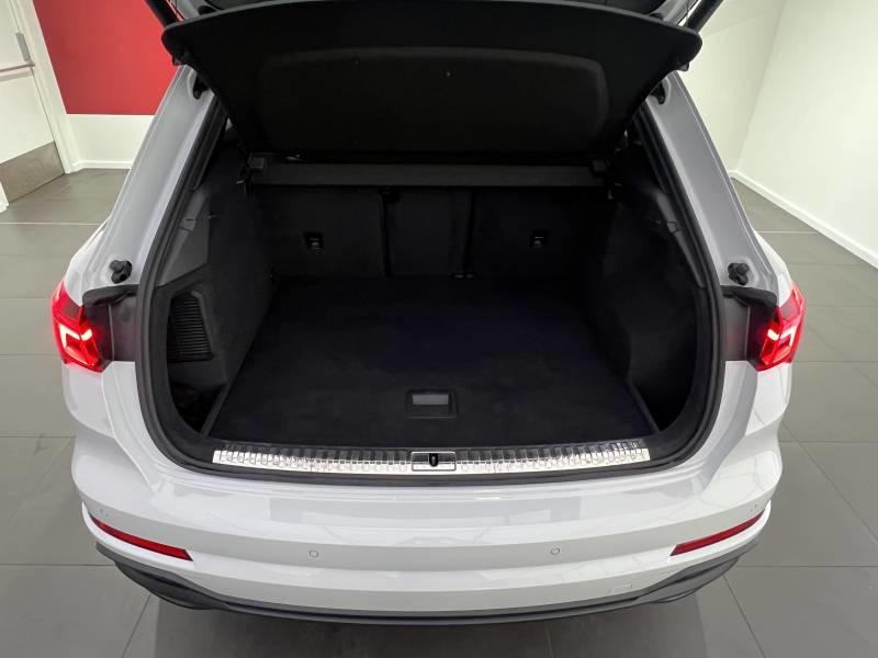 Audi Q3 45 TFSIe 245 ch s tronic 6 s line