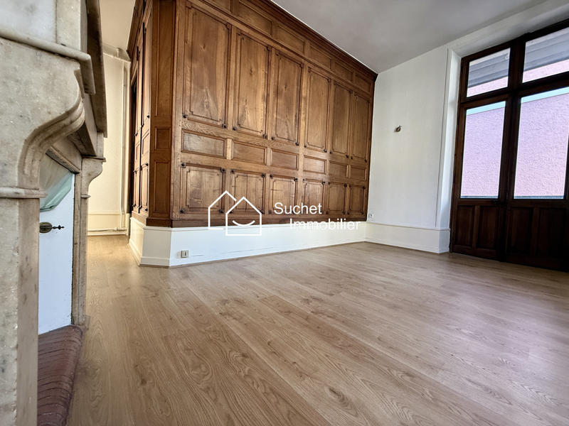 Appartement - 125 m² - 6 pièces