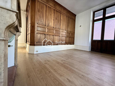 Appartement - 125 m² - 6 pièces