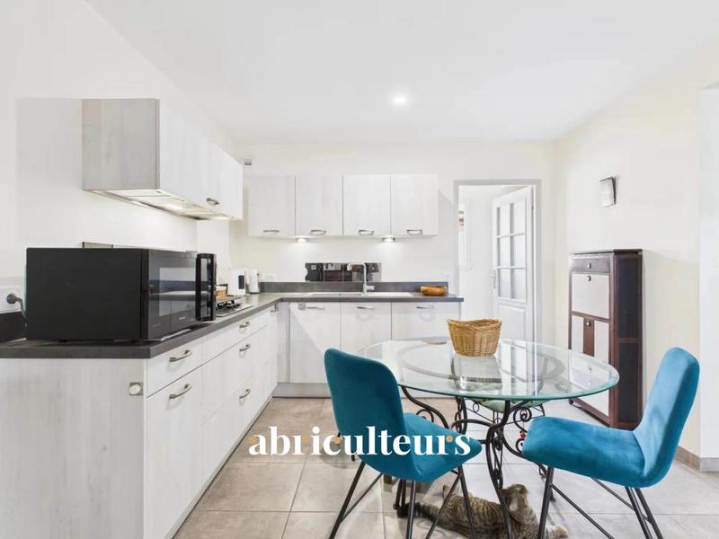 Appartement ancien - 70 m² - 3 pièces