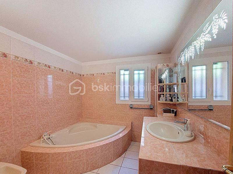 Villa - 132 m² - 6 pièces