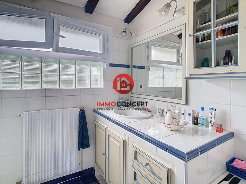 Maison traditionnelle - 157 m² - 8 pièces