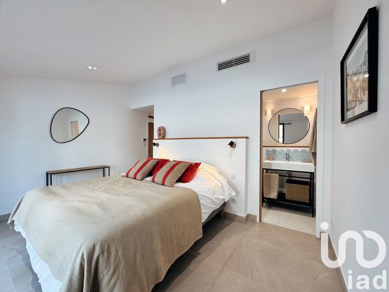 Maison - 207 m² - 7 pièces