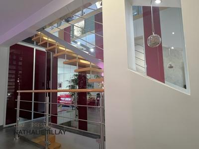 Maison - 201 m² - 7 pièces