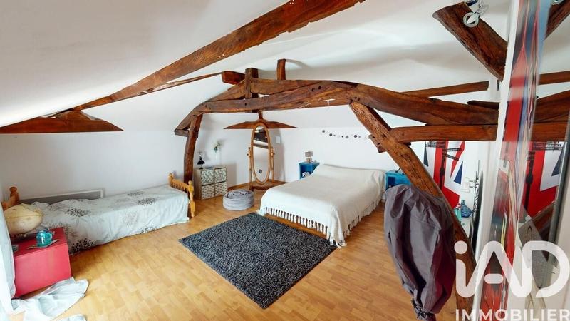 Maison - 208 m² - 8 pièces