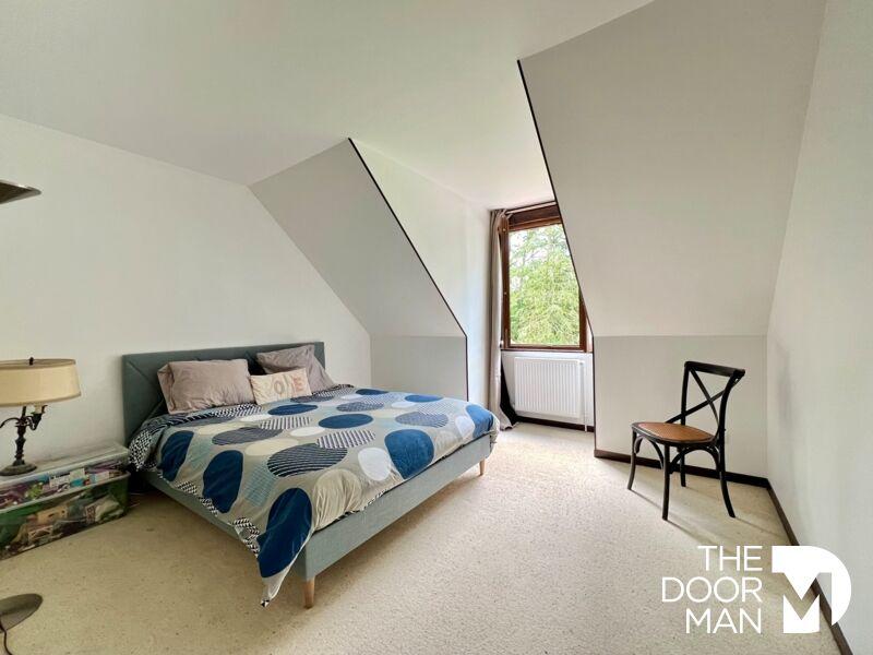 Propriété - 300 m² - 9 pièces