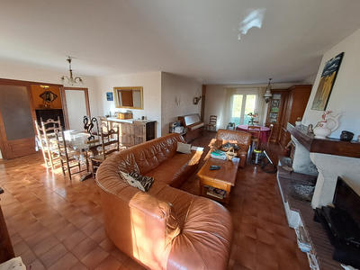 Maison - 180 m² - 9 pièces