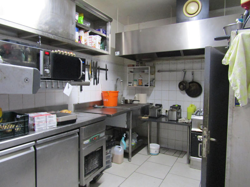 Fonds de commerce - Magasins - 220 m²