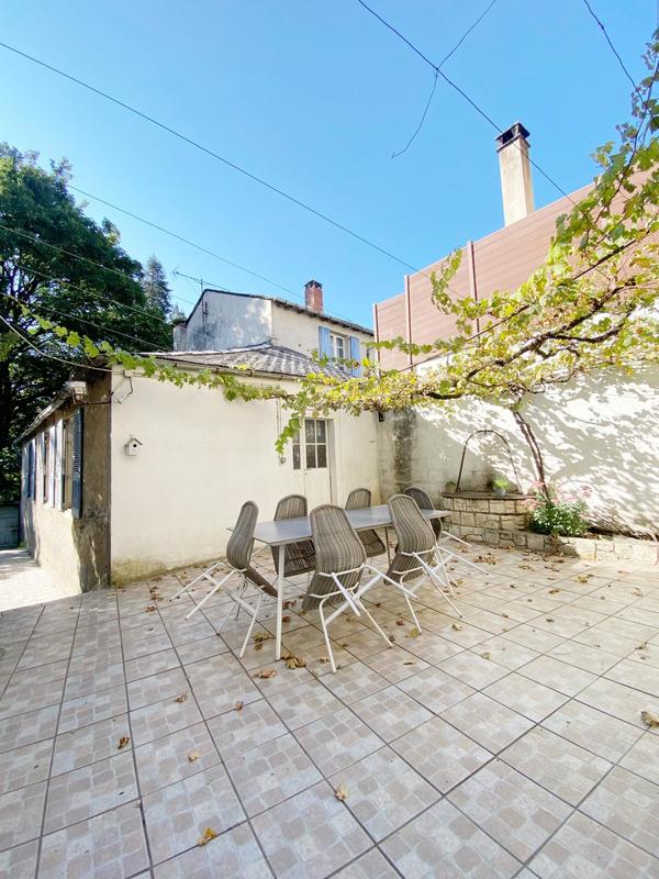 Maison de village - 278 m² - 8 pièces