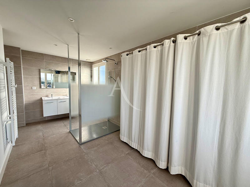 Appartement - 151 m² - 5 pièces