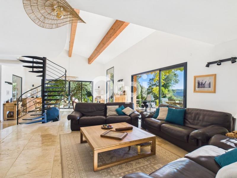 Villa - 218 m² - 5 pièces