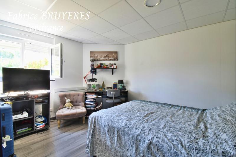 Maison - 170 m² - 9 pièces