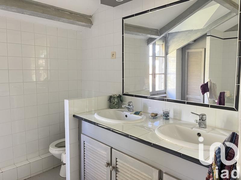 Maison - 222 m² - 8 pièces