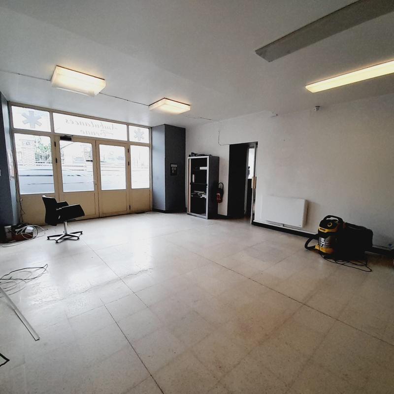 Local commercial - 369 m²