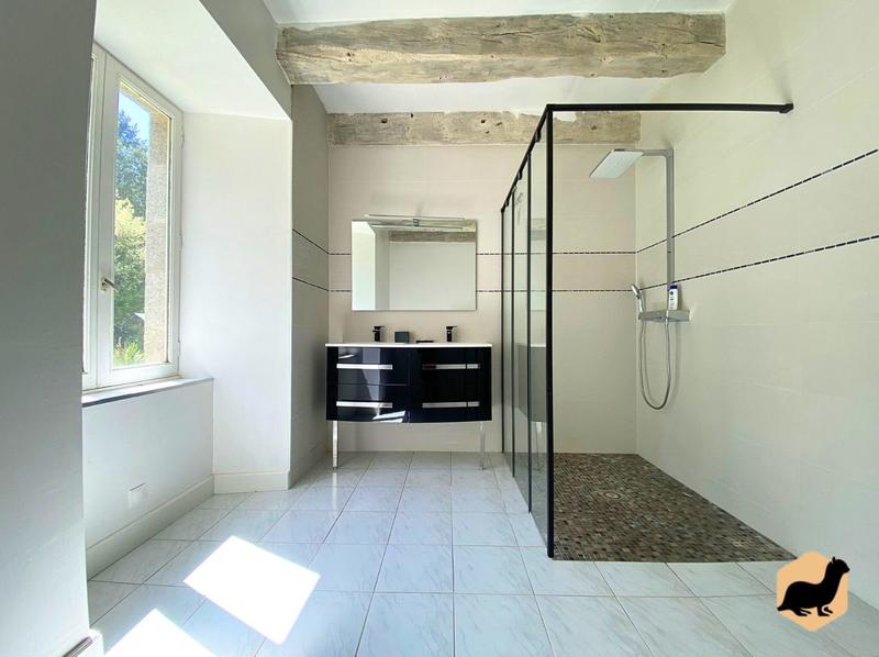 Maison - 300 m² - 8 pièces