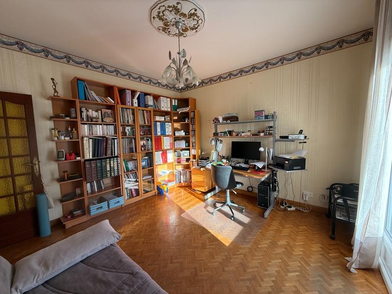 Maison - 229 m² - 8 pièces