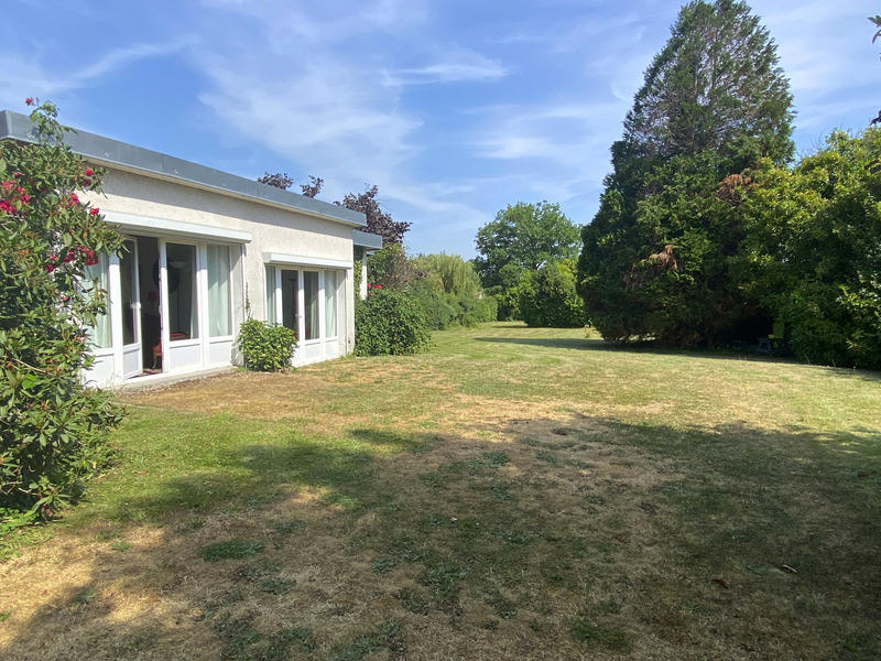Maison - 260 m² - 11 pièces