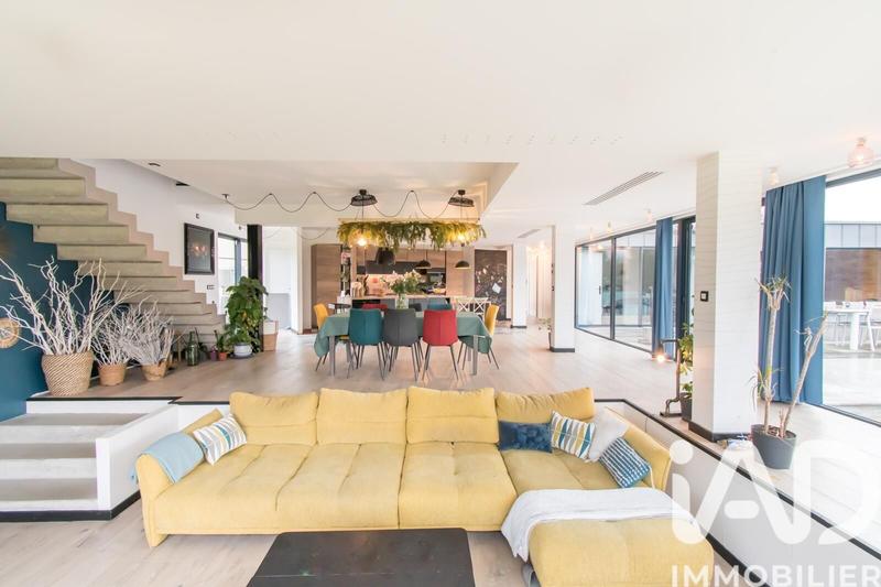 Maison de maîtres - 232 m² - 9 pièces