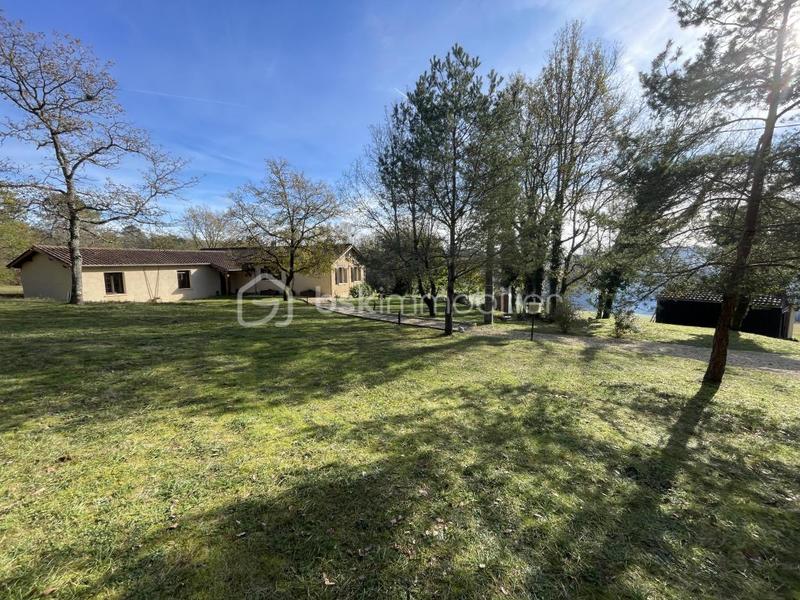 Propriété - 151 m² - 6 pièces