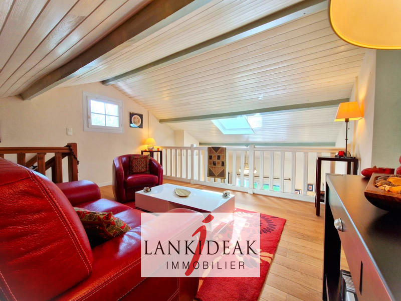 Maison - 204 m² - 6 pièces