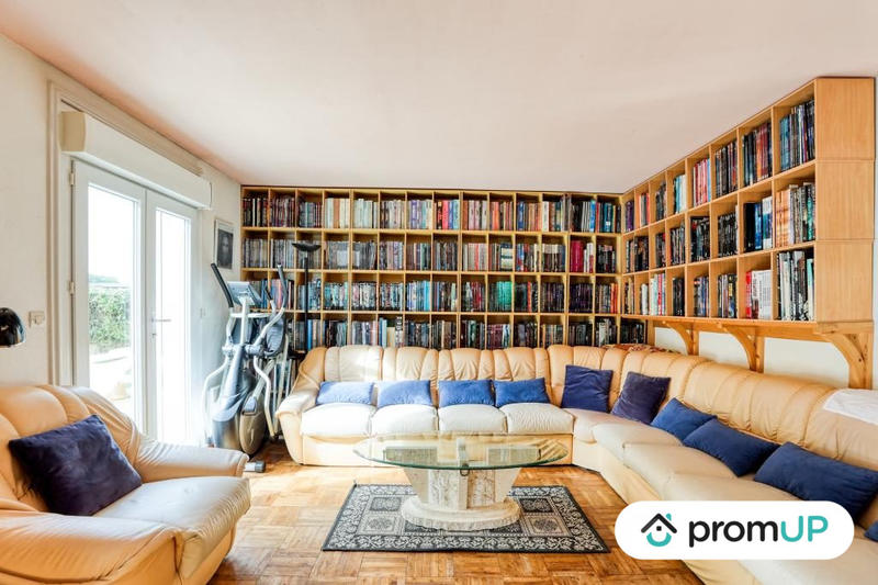 Maison - 95 m² - 8 pièces