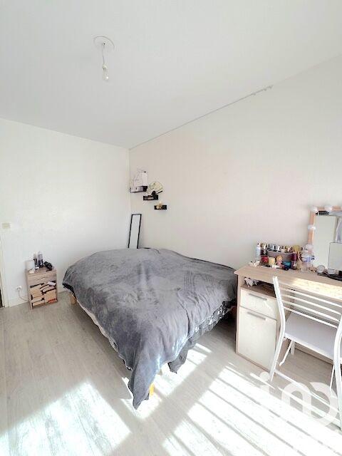 Appartement - 90 m² - 4 pièces