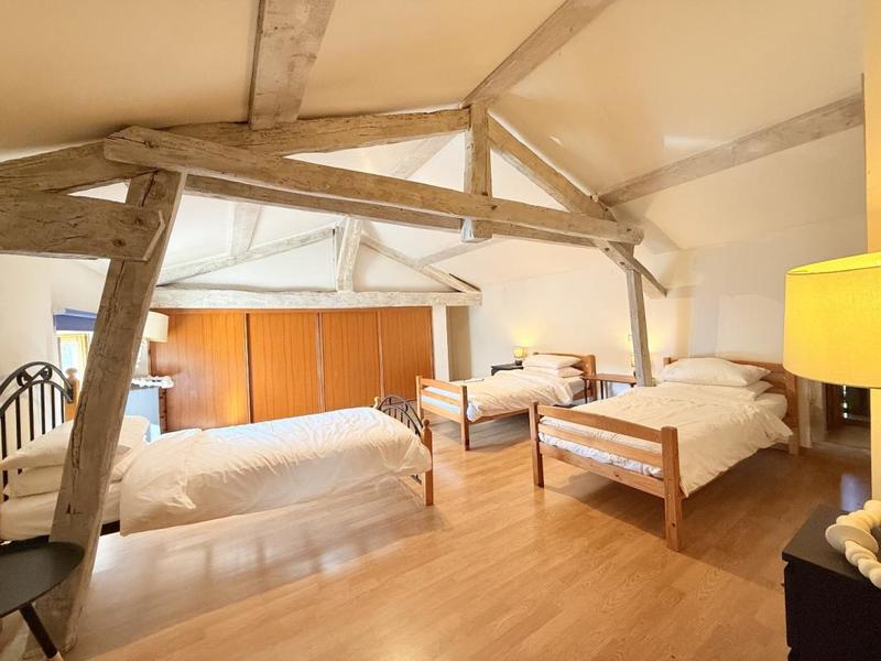 Maison - 205 m² - 7 pièces