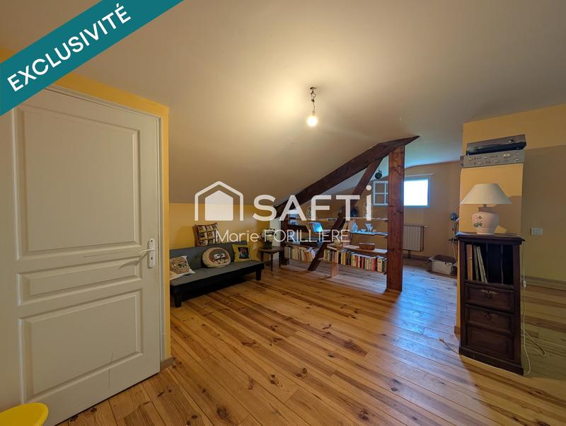 Maison - 216 m² - 9 pièces