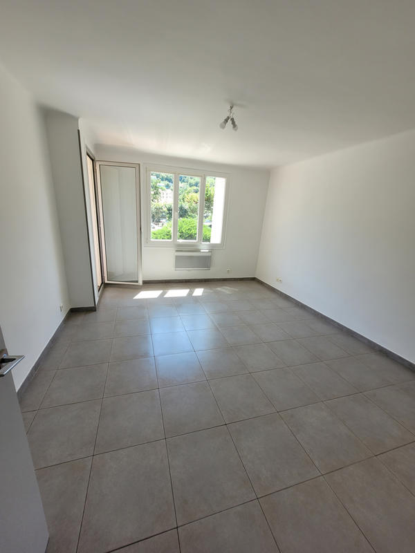 Appartement - 65 m² - 5 pièces