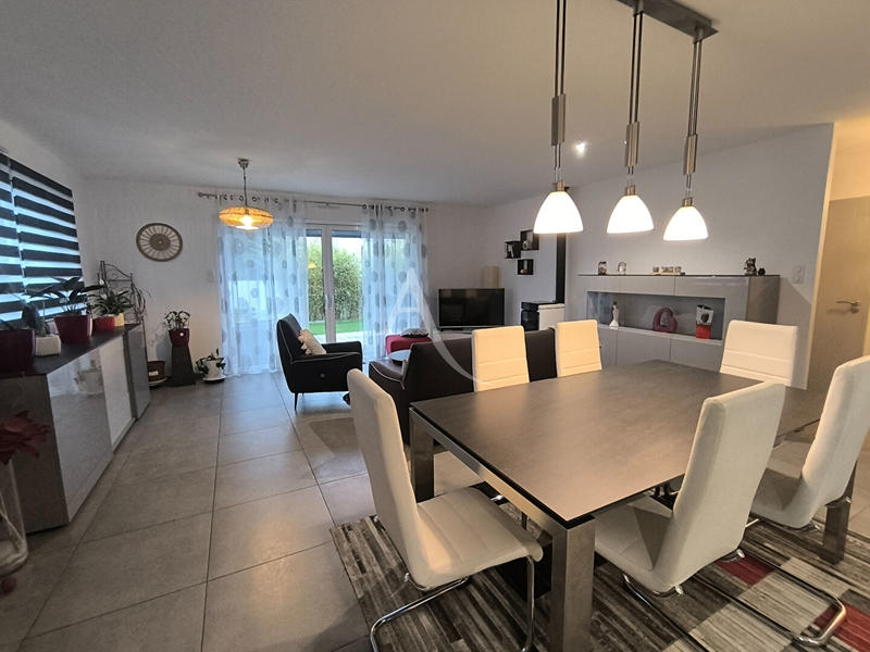 Maison - 90 m² - 4 pièces