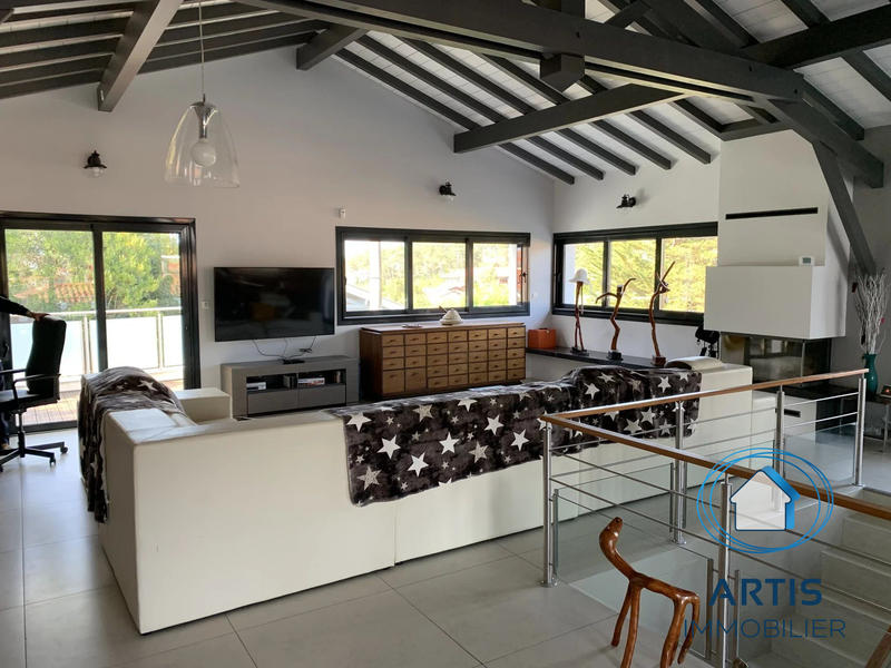 Villa - 215 m² - 5 pièces