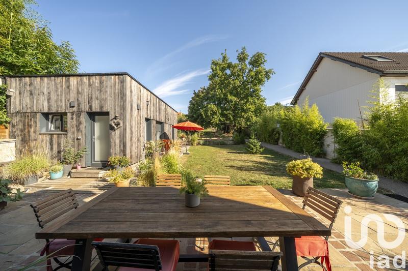 Maison - 240 m² - 8 pièces