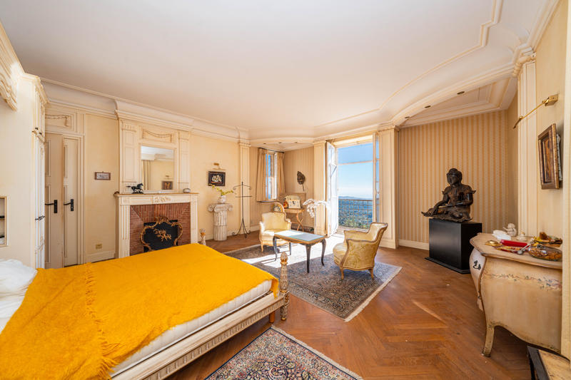 Villa - 514 m² - 14 pièces