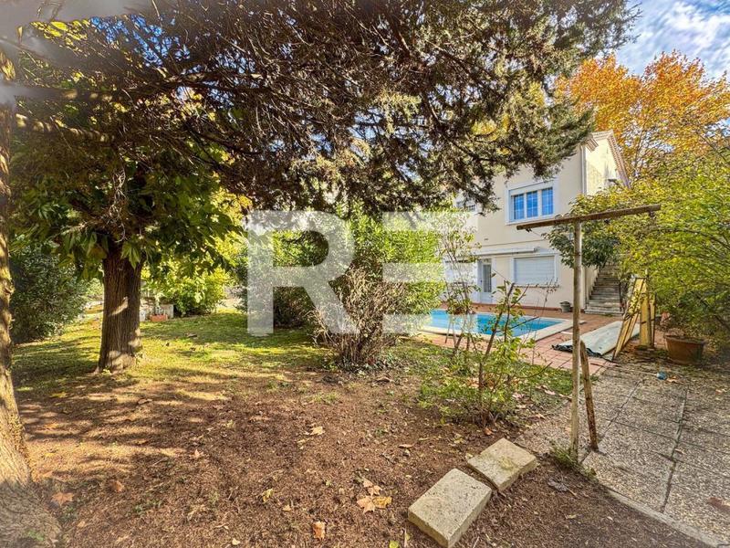 Maison - 138 m² - 5 pièces