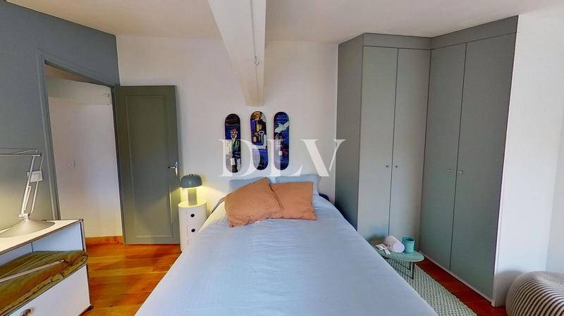 Appartement - 99 m² - 4 pièces