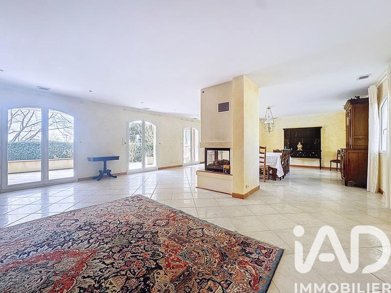 Maison - 222 m² - 5 pièces