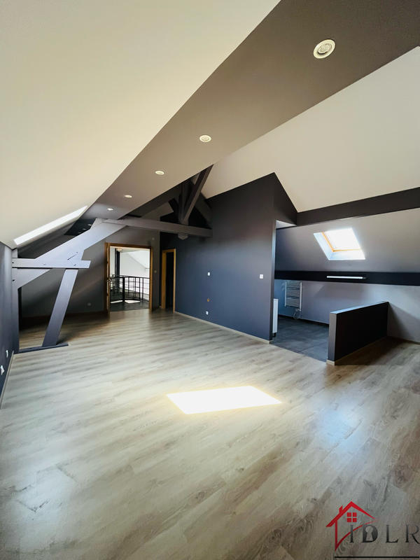 Maison - 240 m² - 7 pièces