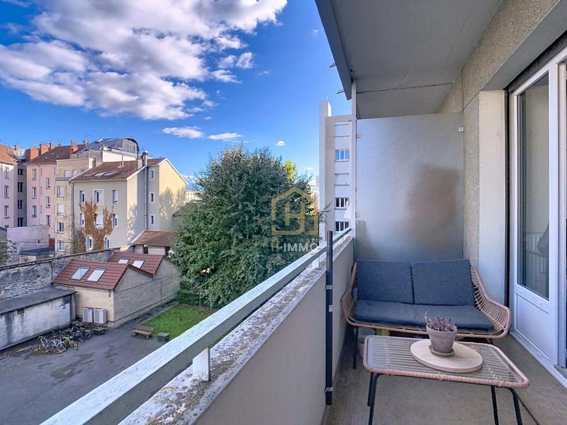 Appartement - 85 m² - 4 pièces