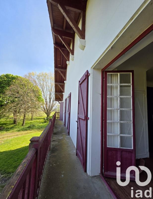 Maison - 350 m² - 11 pièces