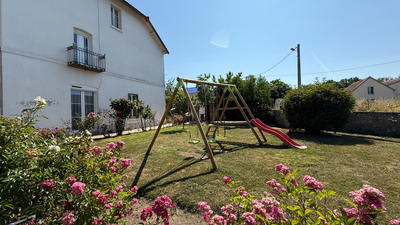 Maison - 256 m² - 10 pièces