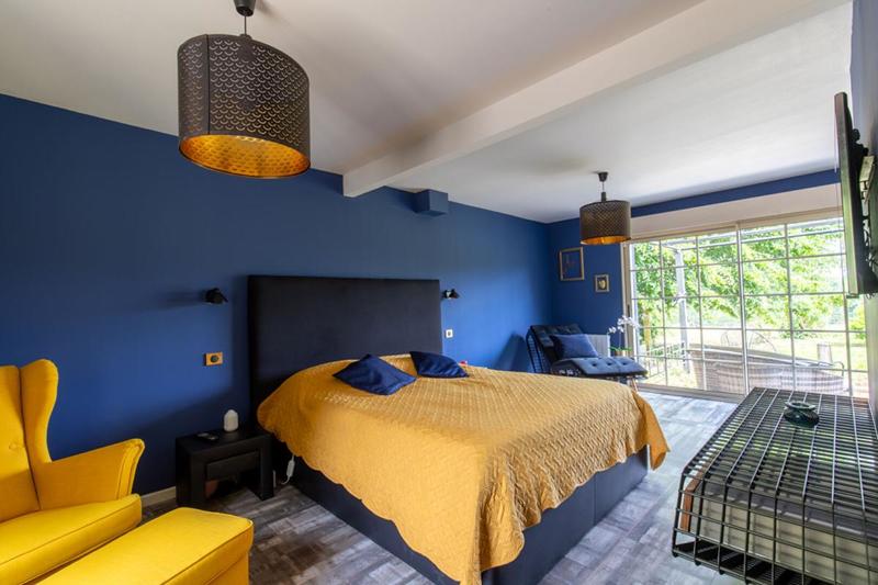 Maison - 245 m² - 7 pièces