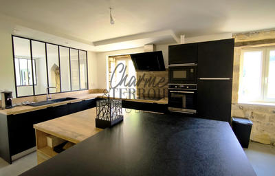 Mas - 180 m² - 6 pièces